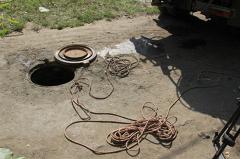 Бригада рабочих отравилась в Екатеринбурге неустановленным газом в колодце