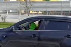 Сильно пьяную водительницу «сняли с руля» благодаря звонку гражданина на Урале