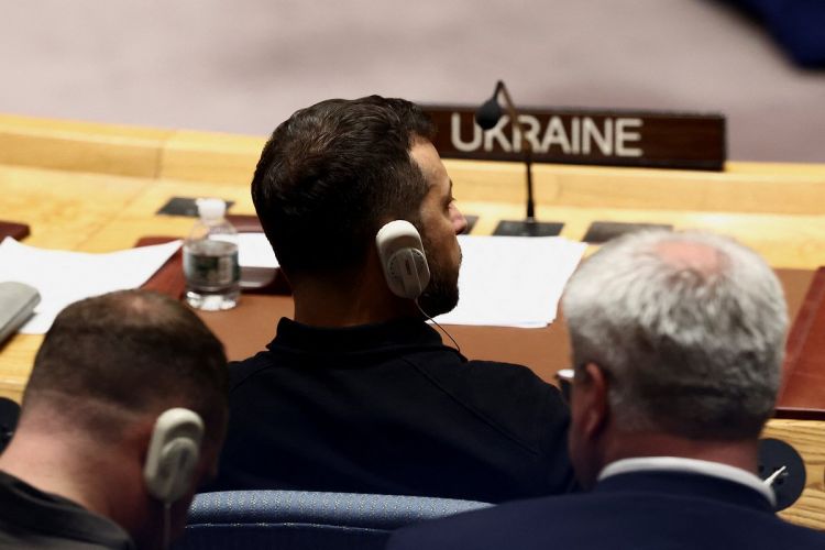 Зеленский хочет принудить Россию к миру