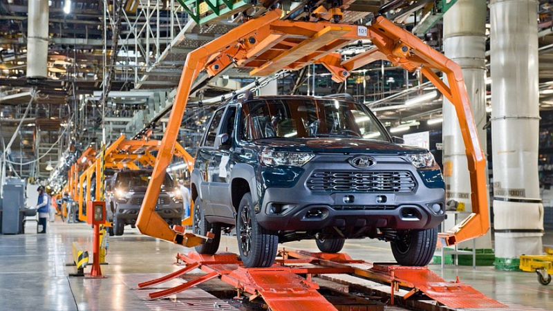 АВТОВАЗ может сократить планируемый на 2025 год объем автомобилей