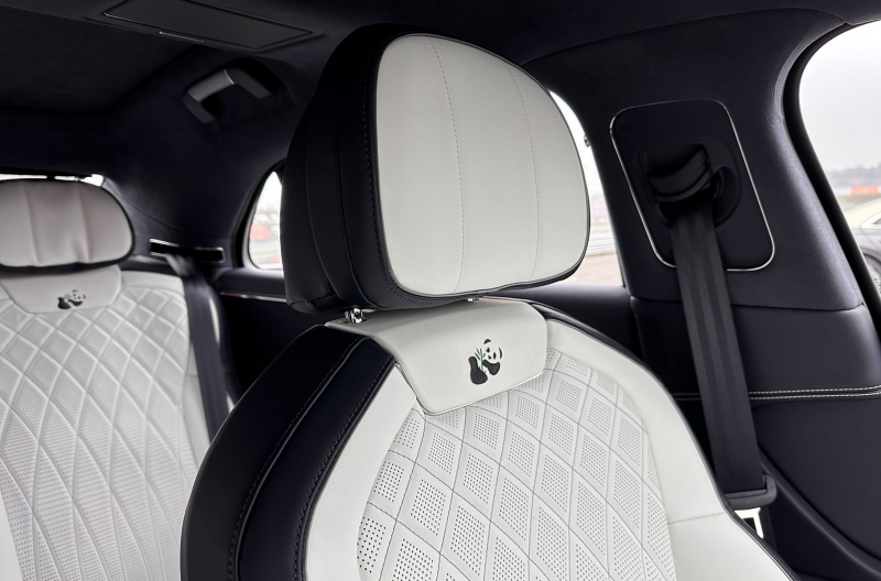 Bentley показала эксклюзивный Flying Spur, посвященный панде