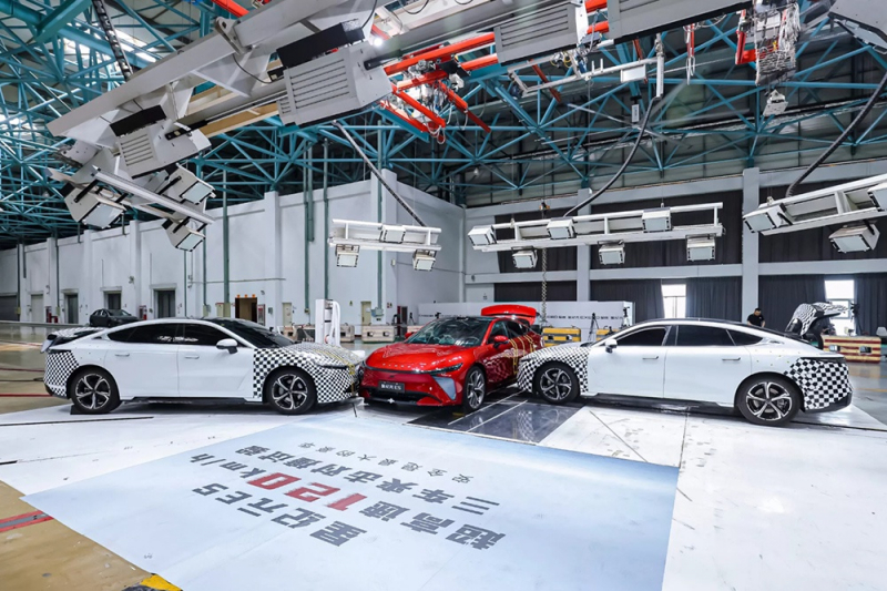 Chery провела тройной краш-тест седана, который везут в Россию