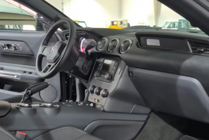 Для арабского шейха построили самый большой в мире Ford Mustang