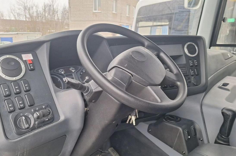 На продажу выставили автобус-вездеход ПАЗ, который не пошел в серию