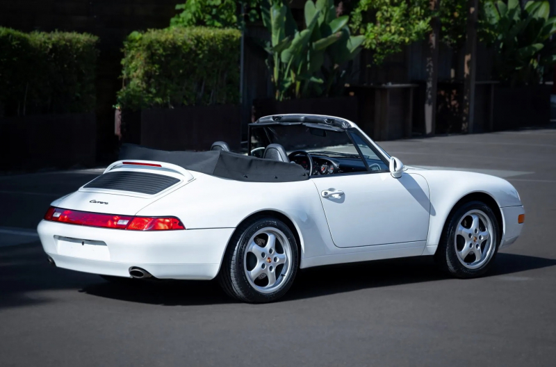 Новый Porsche 911 в кузове 993 не смогли продать на аукционе