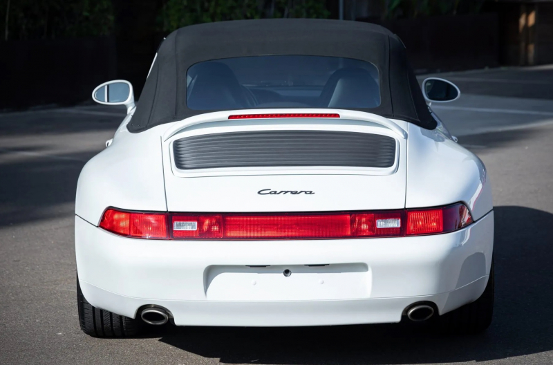 Новый Porsche 911 в кузове 993 не смогли продать на аукционе
