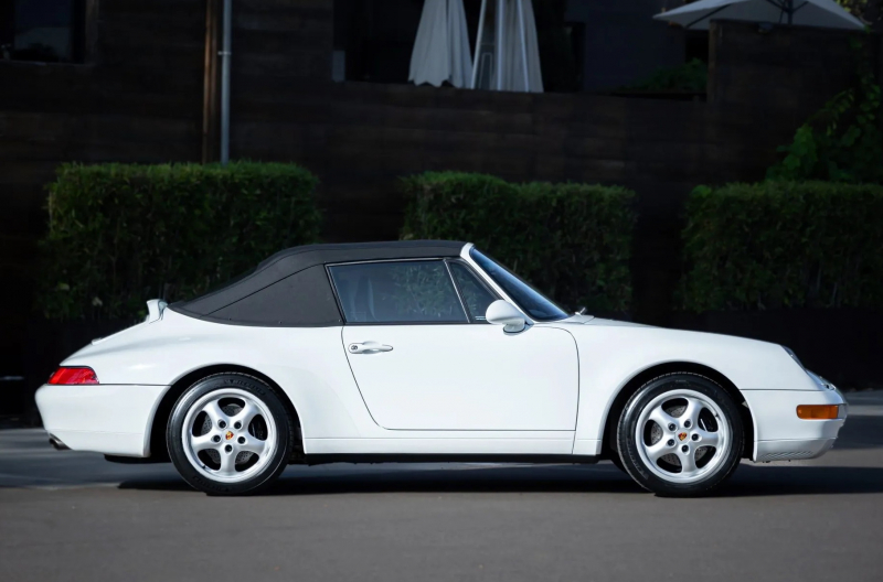 Новый Porsche 911 в кузове 993 не смогли продать на аукционе