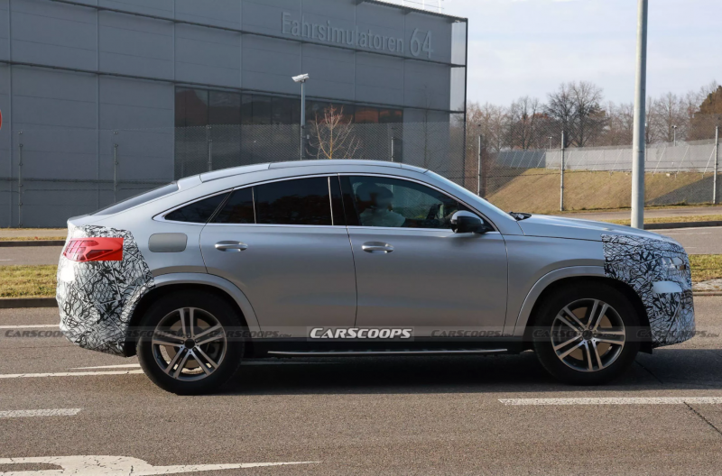 Обновленный Mercedes-Benz GLE получит оптику с трехлучевыми звездами
