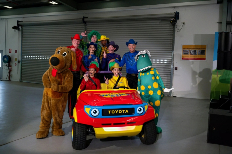Toyota использовала стилистику FJ Cruiser в детском электромобиле Big Red Ute