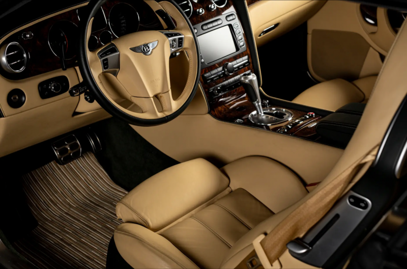 Трехдверный универсал Bentley выставили на аукцион