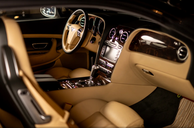 Трехдверный универсал Bentley выставили на аукцион