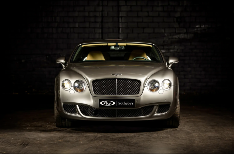 Трехдверный универсал Bentley выставили на аукцион